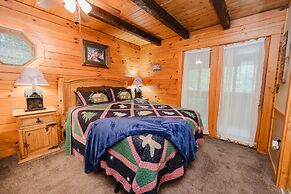 Always Christmas 2 Bedroom Cabin by RedAwning