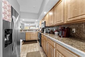 Green Mountain Grand 4 Bedroom Condo by RedAwning