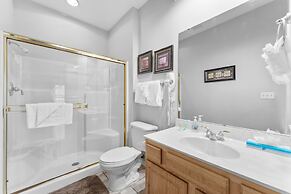 Green Mountain Grand 4 Bedroom Condo by RedAwning