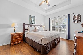 Green Mountain Grand 4 Bedroom Condo by RedAwning