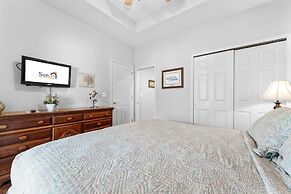 Green Mountain Grand 4 Bedroom Condo by RedAwning