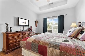 Green Mountain Grand 4 Bedroom Condo by RedAwning