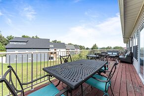 Green Mountain Grand 4 Bedroom Condo by RedAwning