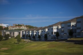 Green Mountain Grand 4 Bedroom Condo by RedAwning