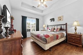 Green Mountain Grand 4 Bedroom Condo by RedAwning