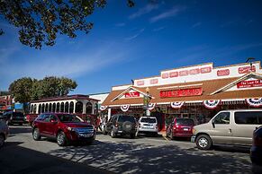 Green Mountain Grand 4 Bedroom Condo by RedAwning