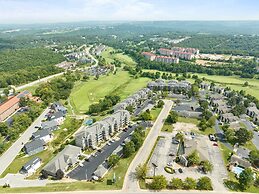 Green Mountain Grand 4 Bedroom Condo by RedAwning