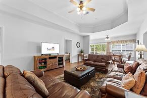 Green Mountain Grand 4 Bedroom Condo by RedAwning