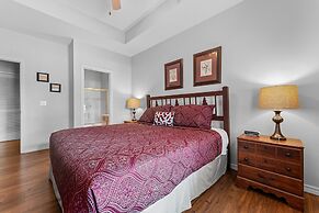 Green Mountain Grand 4 Bedroom Condo by RedAwning