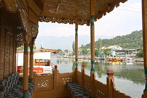 Manila Groups of Houseboats