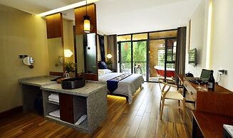 CTN LiRiver Boutique Hotel