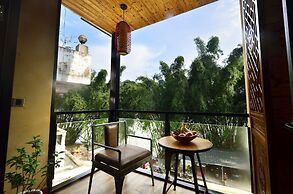 CTN LiRiver Boutique Hotel