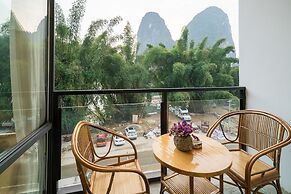 CTN LiRiver Boutique Hotel