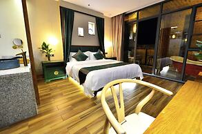 CTN LiRiver Boutique Hotel