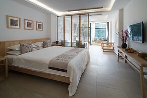 CTN LiRiver Boutique Hotel