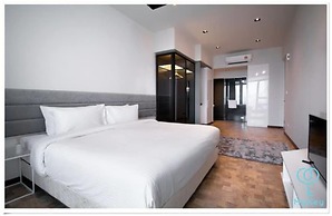 Expressionz Professional Suites by MyKey