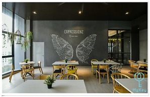 Expressionz Professional Suites by MyKey