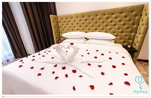 Expressionz Professional Suites by MyKey