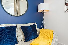 Stay In Cardiff Canton St. John's Court Apartment