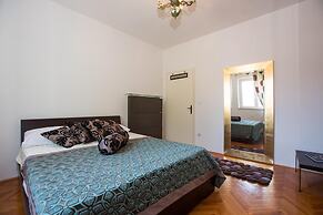 Aida Apartments and Rooms