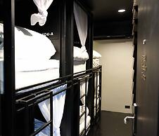 Kloem Hostel - Adults Only