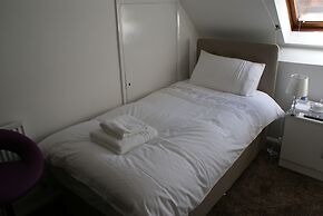 LG Thai Derm Spa & Guesthouse