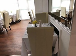 LG Thai Derm Spa & Guesthouse
