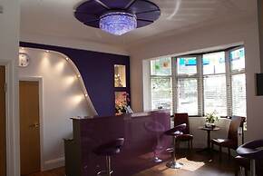 LG Thai Derm Spa & Guesthouse