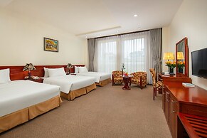 A25 Hotel - 705 Lac Long Quan