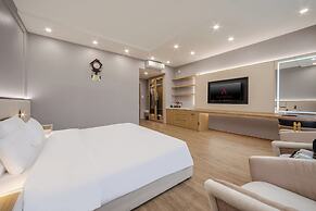 A25 Hotel - 705 Lac Long Quan