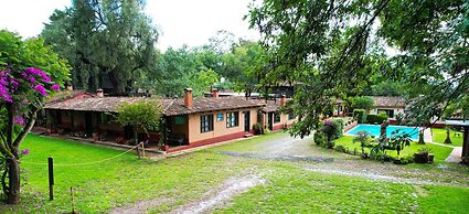 Villa Patzcuaro Garden Hotel & RV Park