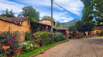 Villa Patzcuaro Garden Hotel & RV Park