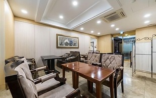 Central Tourist Hotel