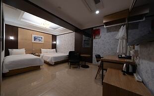 Central Tourist Hotel