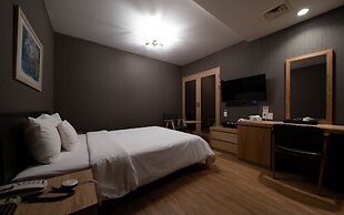 Central Tourist Hotel