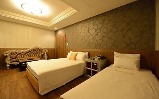 Central Tourist Hotel