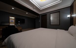 Central Tourist Hotel