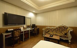 Central Tourist Hotel