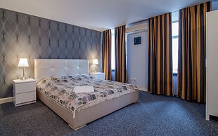 PiterStay Aparthotel