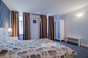 PiterStay Aparthotel