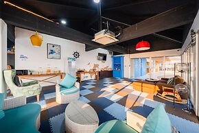 Thalay Cha-am by THA - Hostel