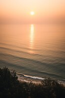 Thalay Cha-am by THA - Hostel