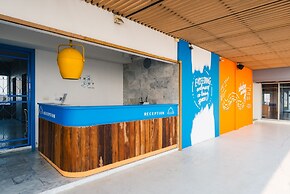 Thalay Cha-am by THA - Hostel