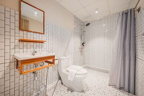 Thalay Cha-am by THA - Hostel