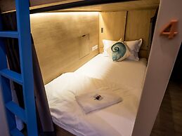 Thalay Cha-am by THA - Hostel