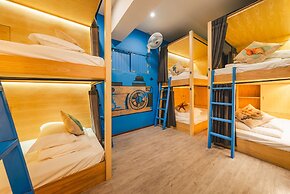 Thalay Cha-am by THA - Hostel