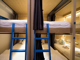 Thalay Cha-am by THA - Hostel