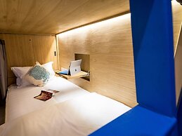 Thalay Cha-am by THA - Hostel