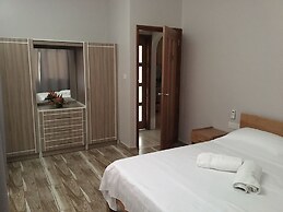 Shanaz Beachside Retreat