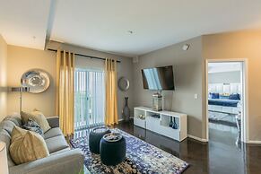 BC-522: Channelside Luxury Apartment